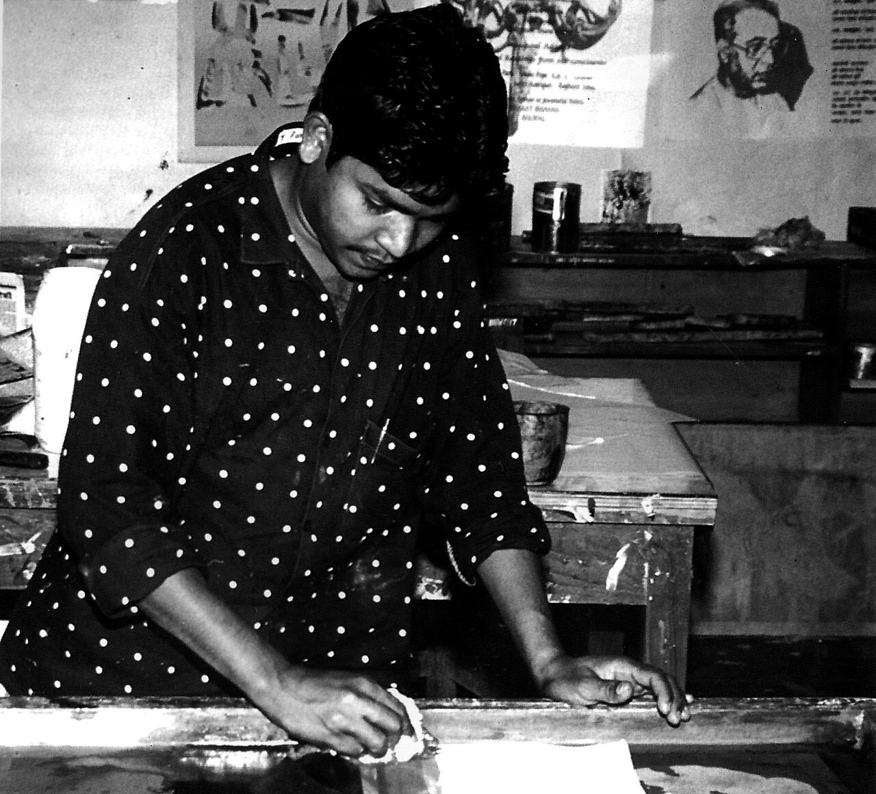 Pardhan Gond painter Jangarh Singh Shyam at Bharat Bhavan, Bhopal