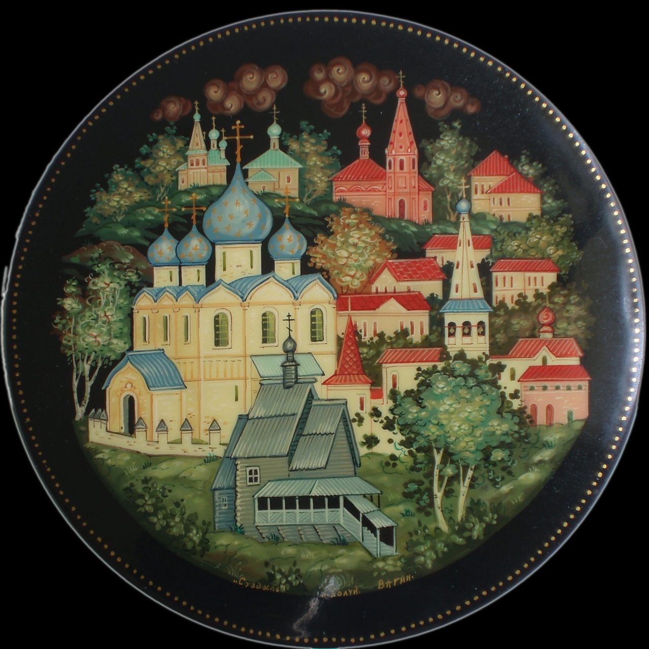 Russian laquered box from Kholui depicting the town of Suzdal