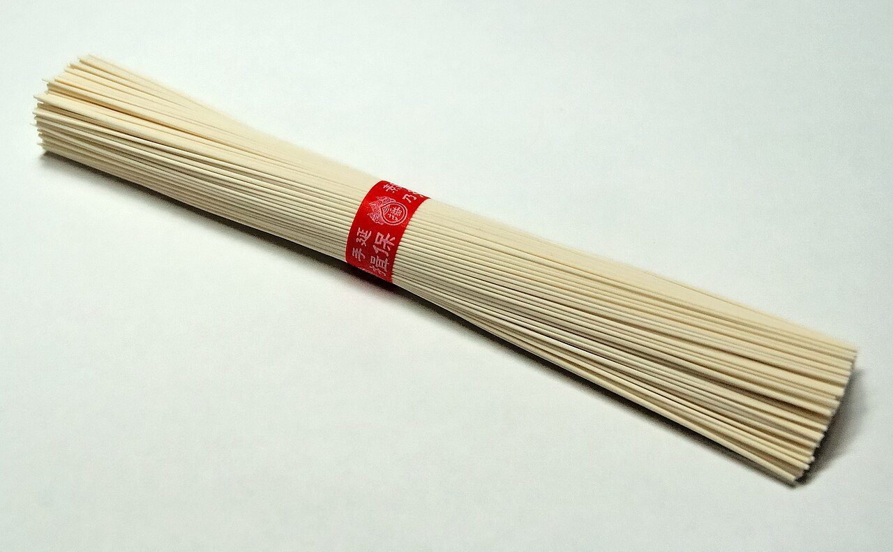 en:Somen ( ja:素麺 )