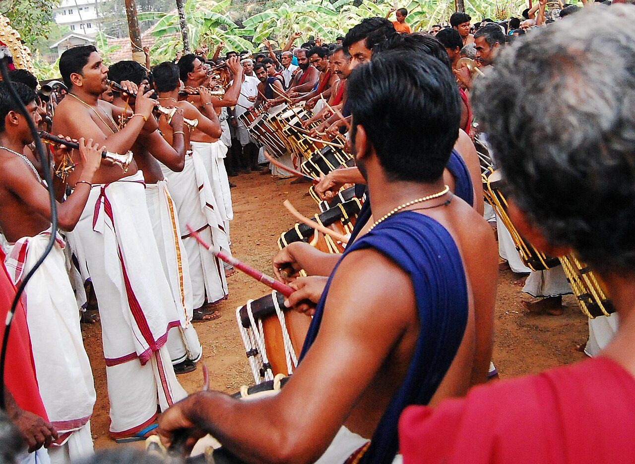 കുഴലും ചെണ്ടയും