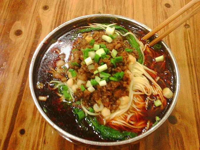 重庆特色小吃——小面(豌豆杂酱面)