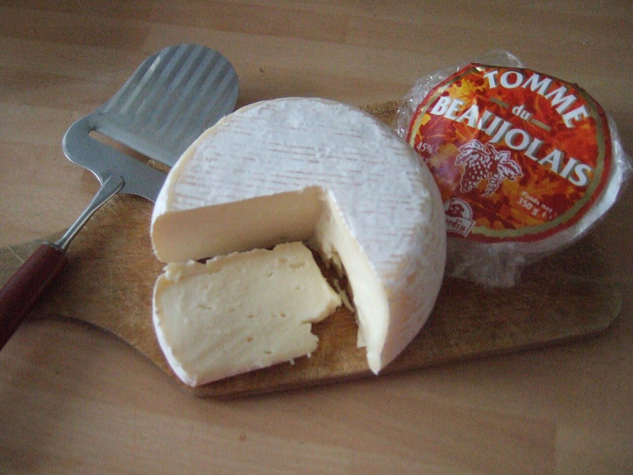 Tomme cheese (in this case, Tomme du Beaujolais)