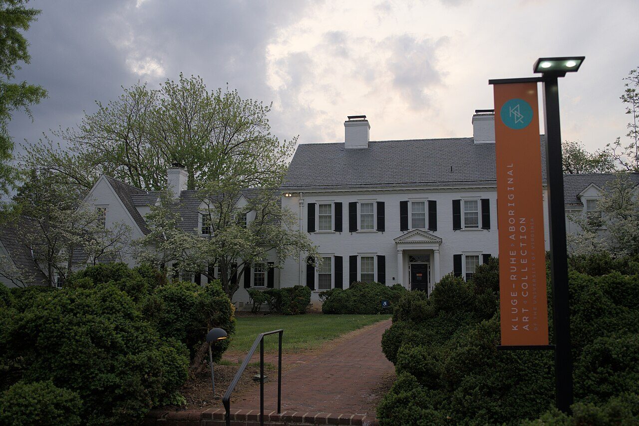Kluge-Ruhe Aboriginal Art Collection at dusk