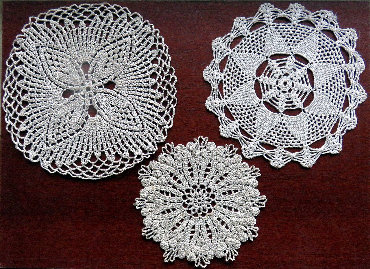 Three crochet doilies, diameters: 13-18 cm. Private work 1925-1940, Germany.