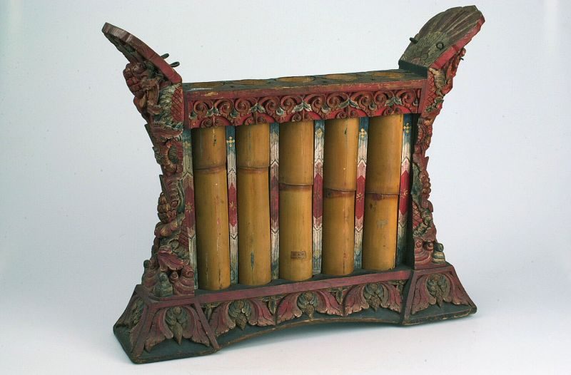 Slaginstrument. Xylofoon, onderdeel van gamelan Gong of gamelan Semar Pagulingan