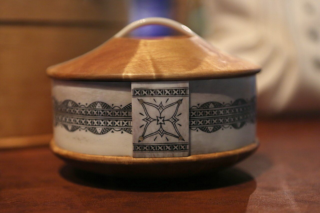 Traditional casket made of wood and reindeer antlers at Siida museum , dedicated to the history and culture of the Sámi people , in Inari , municipality of Inari, Finland .