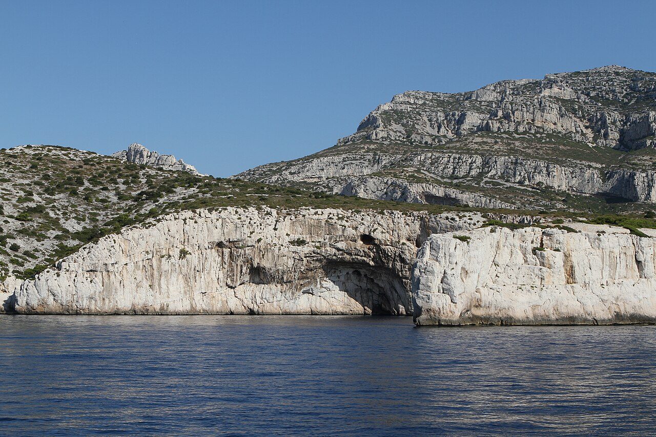 The Massif des Calanques (Bouches-du-Rhône, France). The Calanque de la Triperie at Cap Morgiou, with the entrance to Cosquer Cave 37 m beneath sea level