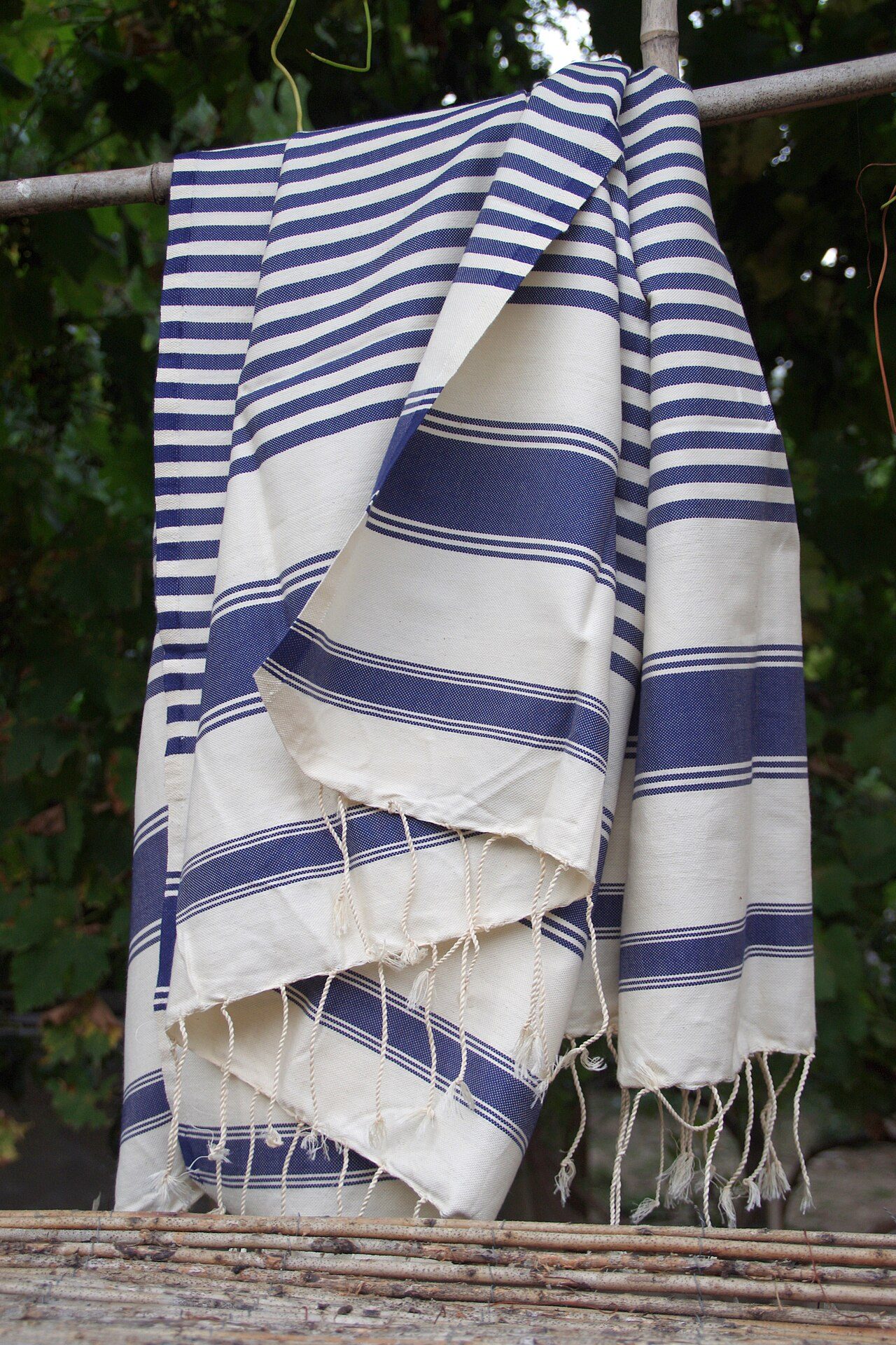 Fouta or hammam towel of 1,80 m x 1 m.