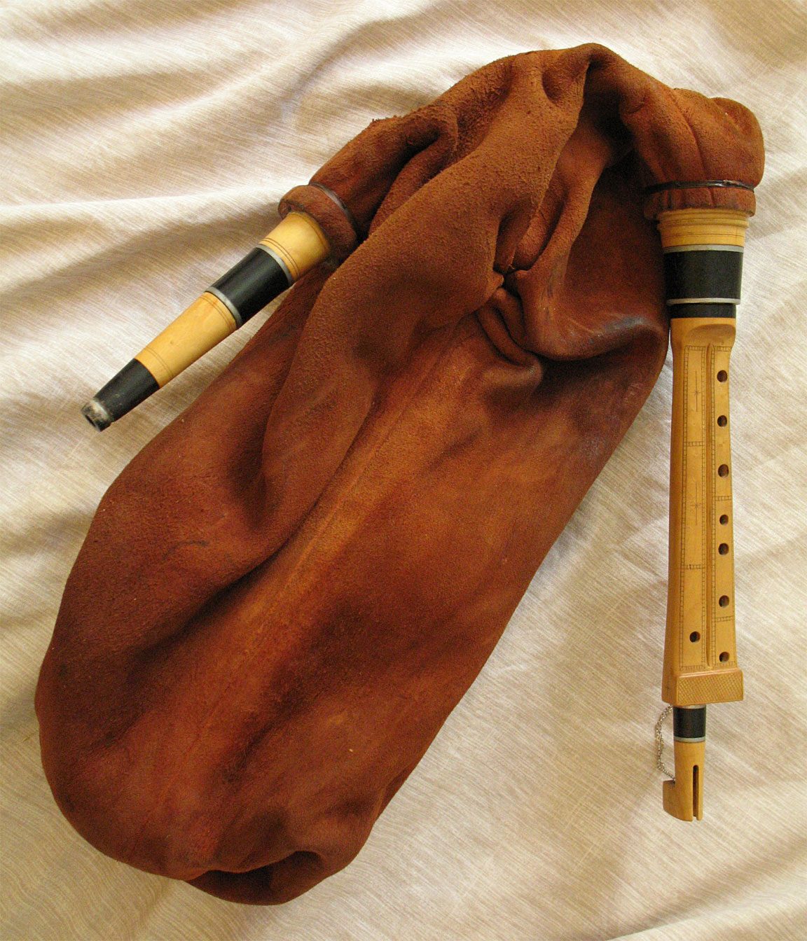 Cornemuse des landes, connue sous le nom gascon de "boha". Instrument de facture récente (2003).