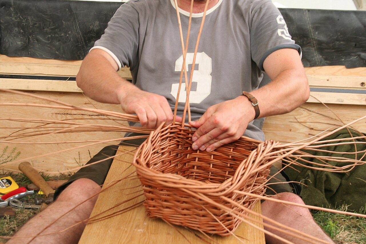 John Waller, Underwoodsman . www.underwoodsman.co.uk/ . 2007 Smithsonian 41st Folklife Festival . www.folklife.si.edu/festival/2007/ . Day 2 . Roots of Virginia / Agriculture and Enterprise / Rural Crafts . National Mall . Washington DC . Wednesday afternoon, 27 June 2007 .…