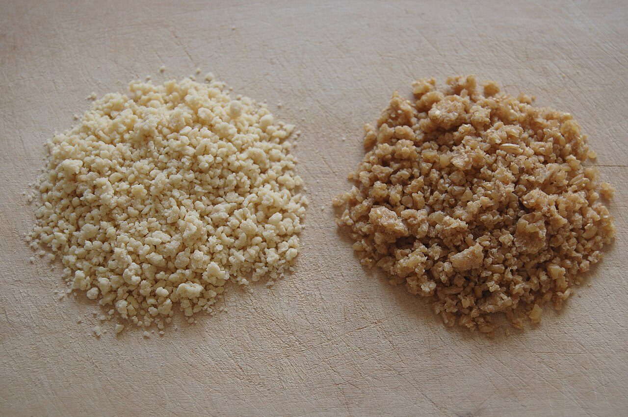 Two kinds of tarhana : tarhana with yogurt (and a little butter) (left) and wholemeal wheat tarhana from Crete (right).