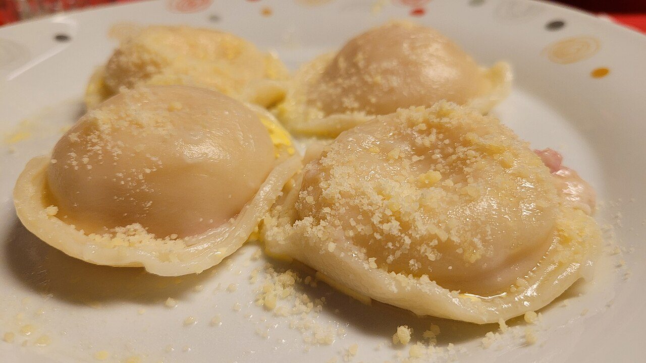 Sorrentinos de jamón y queso (de Fábrica de Pastas "Melegatti", de la ciudad de Posadas, Provincia de Misiones, Argentina).