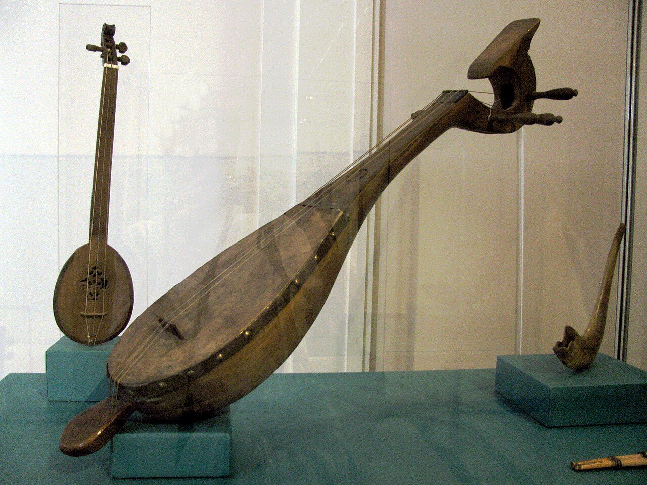 Arab Qanbuz/Qanbus lute