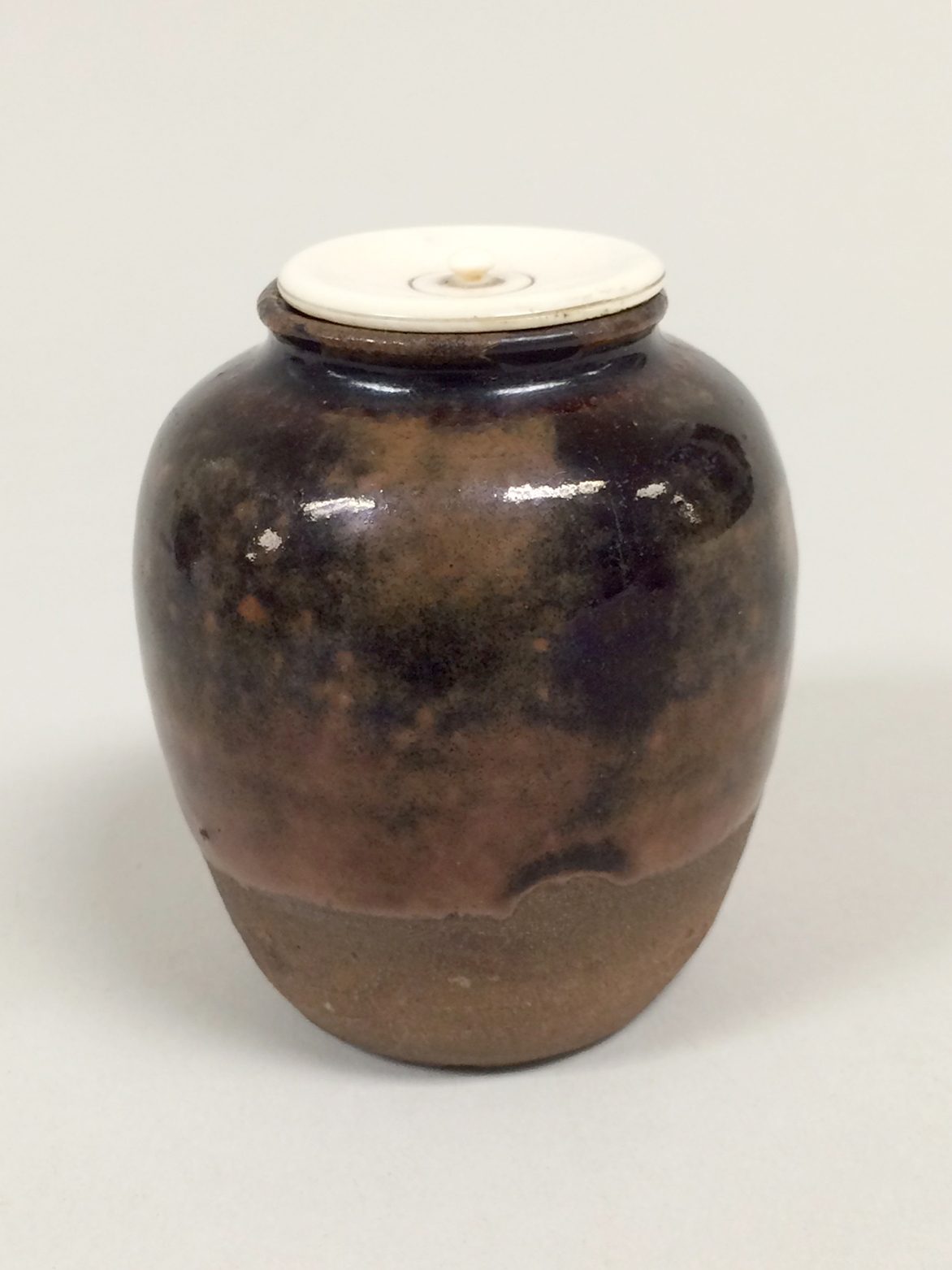 Japan; Tea jar; Ceramics