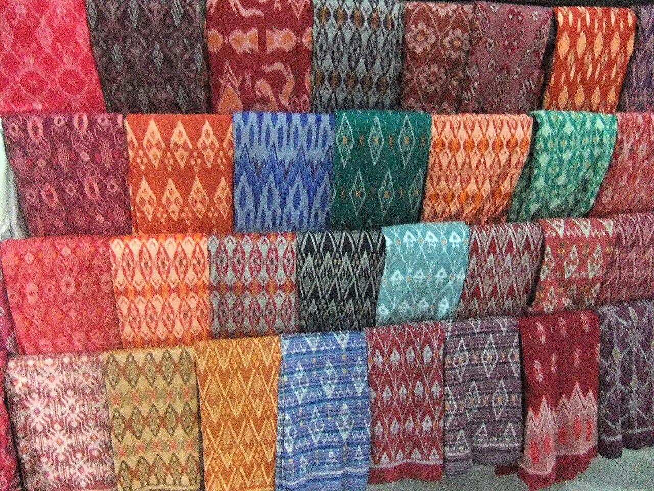 Tenun Ikat Lombok, Indonesia