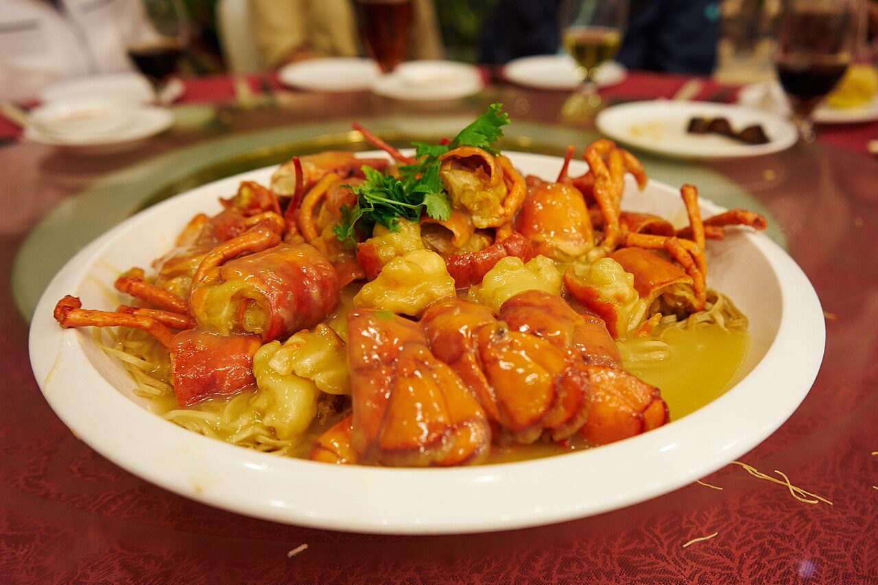 Chinese style Lobster fried noodles