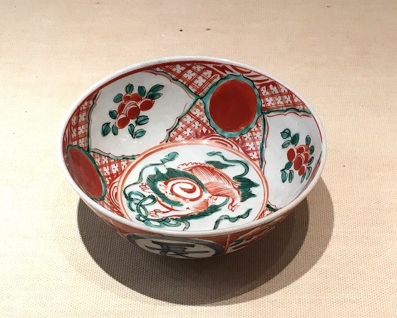 Bowl, overglaze enamels Inuyama ware Edo period, 19th century Aichi Prefectural Ceramic Museum (Gift of Mr. Kawasaki Otozo)