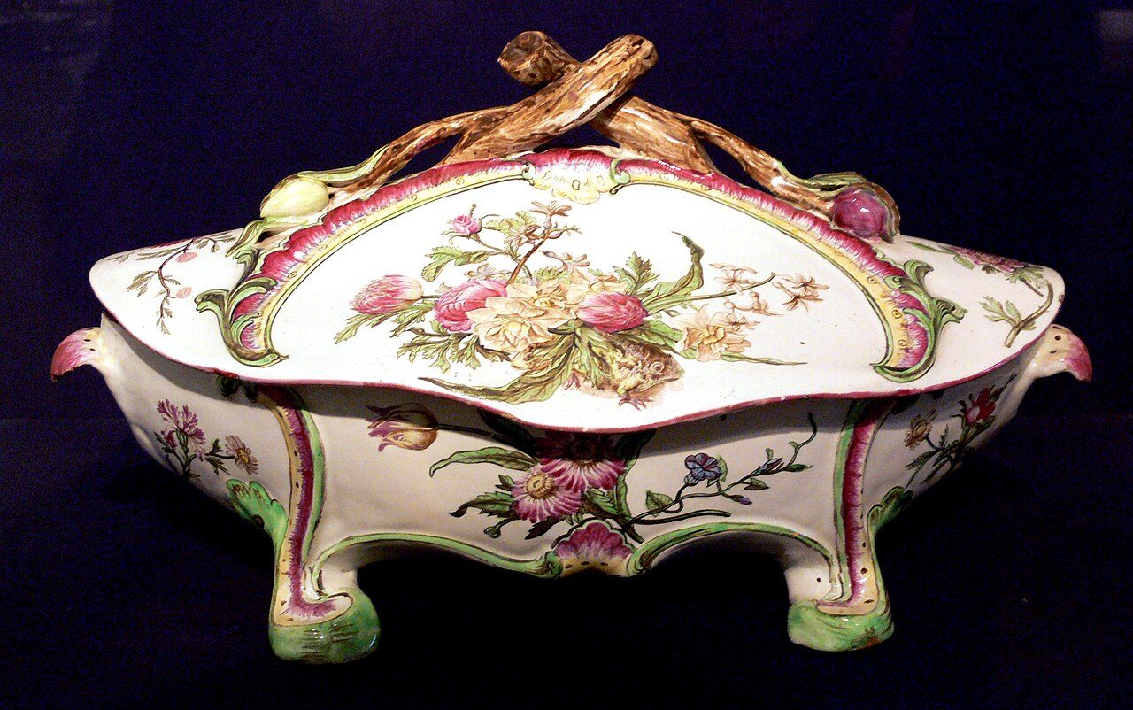 Tureen; unknown manufacturer, Marseille c. 1770; faience, width: 39.4 cm; Dallas Museum of Art, Dallas, Texas; Dallas Museum of Art, gift of David T. Owsley via the Alvin and Lucy Owsley Foundation in honor of Lucy Ball Owsley; object number 1997.46.A-B