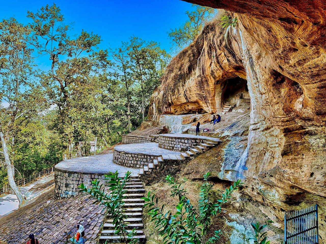 This is a 3rd-century to 2nd-century BCE site uphill, along an ancient trail, midst the forested Ramgarh hills (Ramgiri) in north Chhattisgarh. The site has several monuments spread over many centuries. According to the local legends, Rama, Sita and Lakshmana of Ramayana fame…