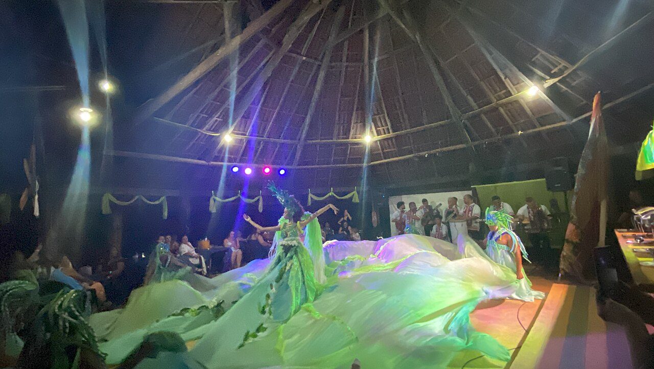 Lenda amazônica, chamada “Lenda da Iara” sendo representada através da dança em Belém do Pará