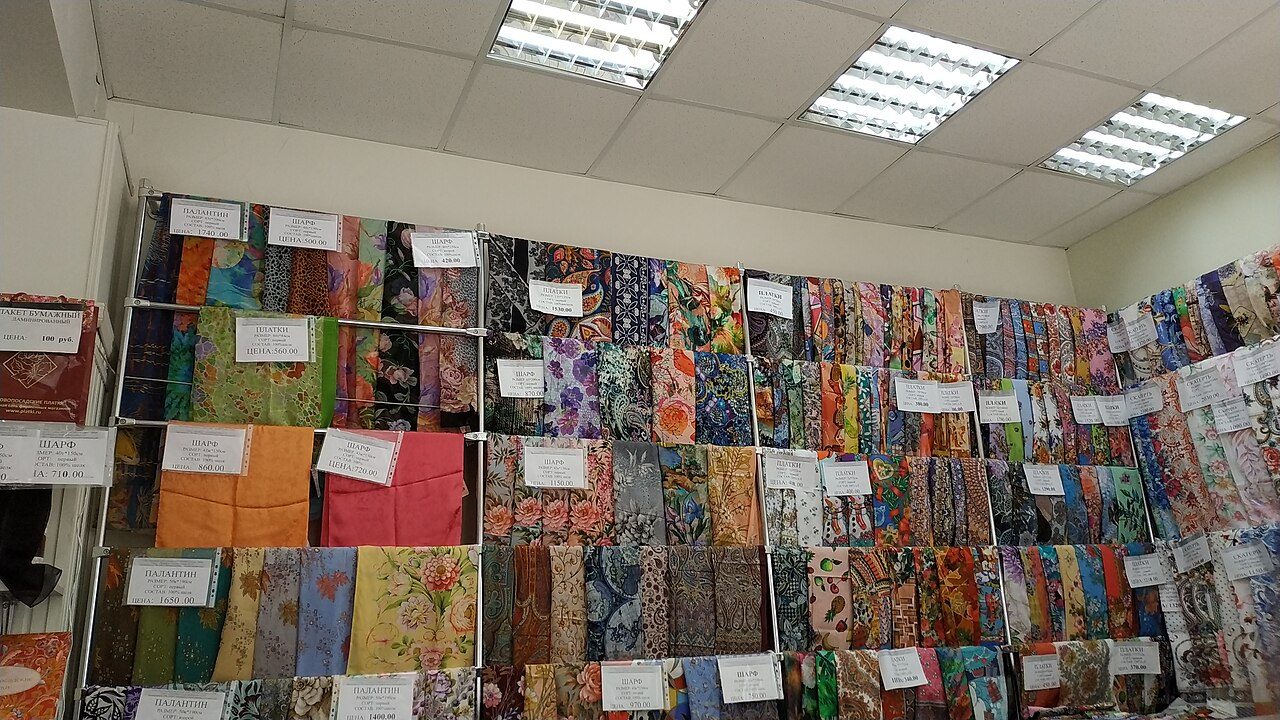 Shop of Pavlovo-Posad shawl manufacture 2