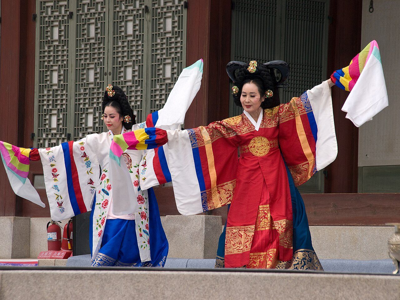 Taepyeongmu (태평무), a Korean royal court dance