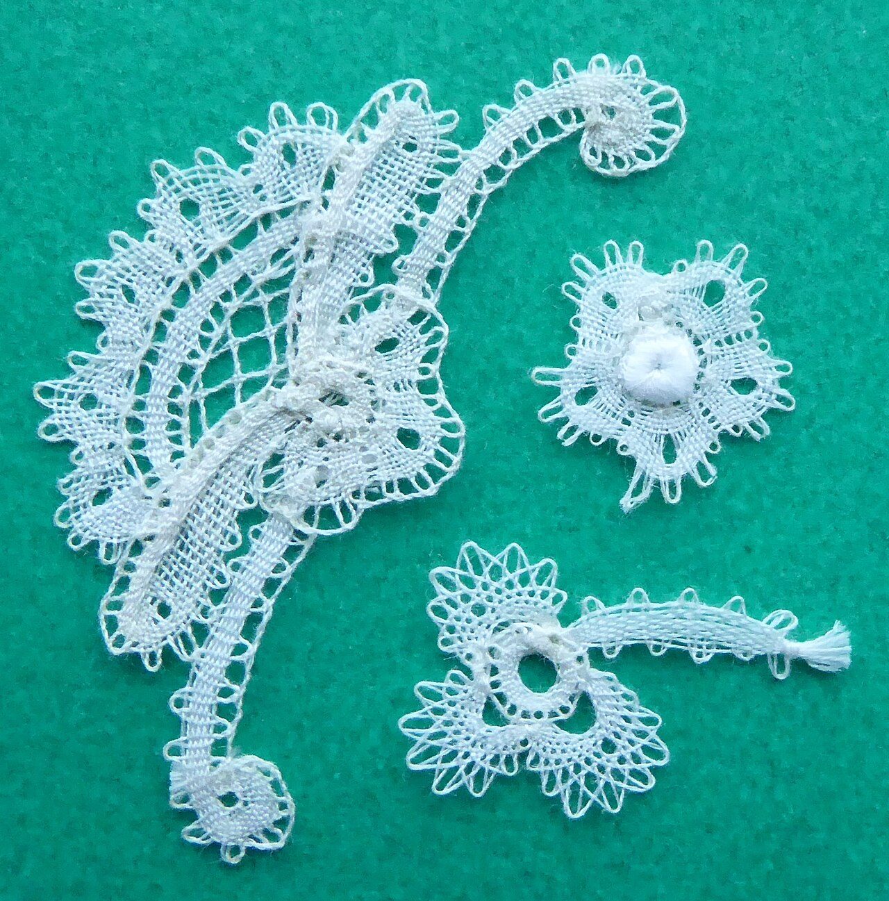 part lace fragments