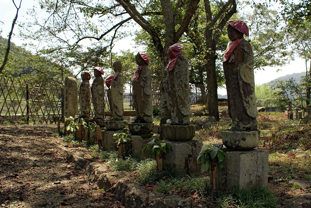 Kanakura-no-Rokujizo in Hirafuku , Sayo , Hyogo , Japan